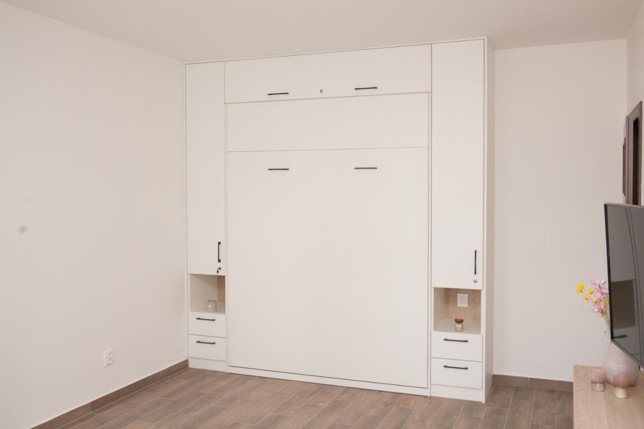 J4 Apartment Horni Misecky