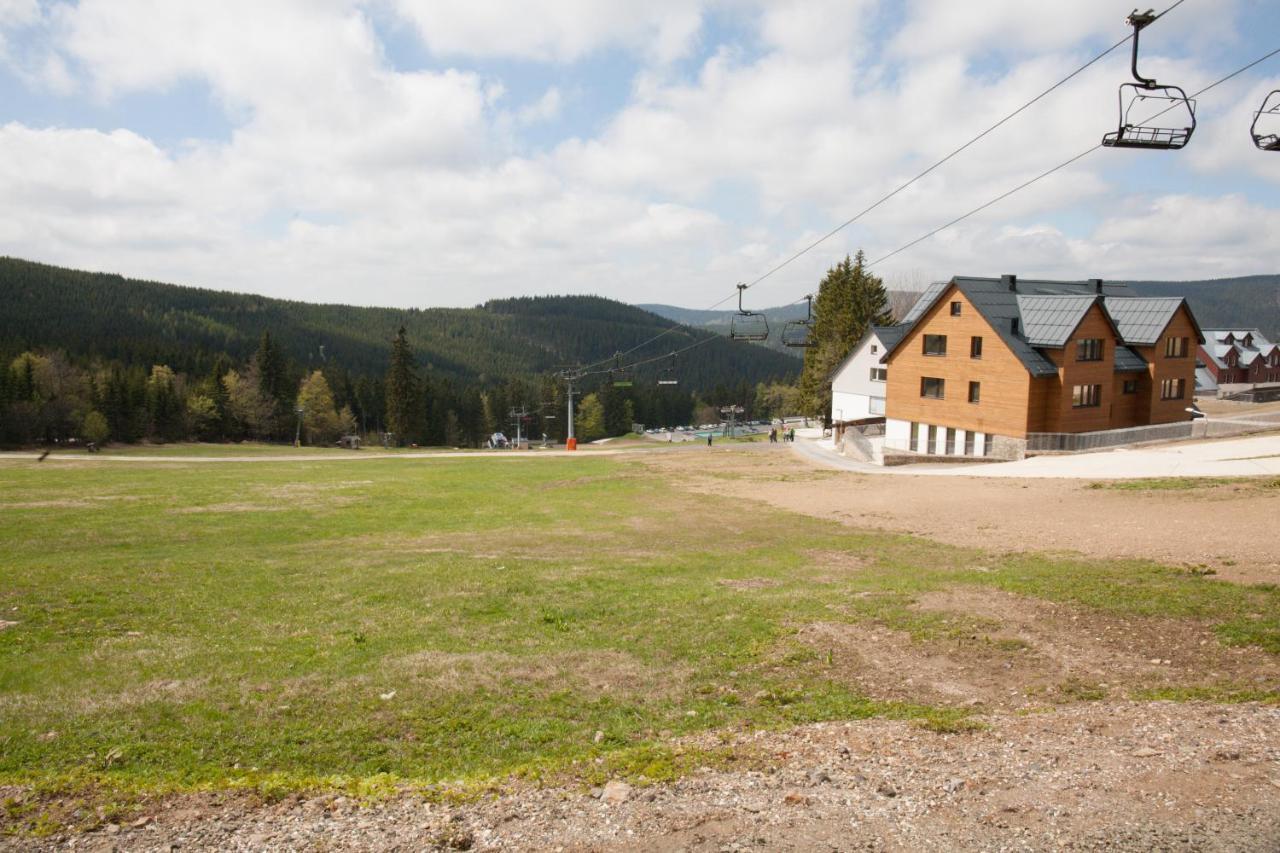J4 *